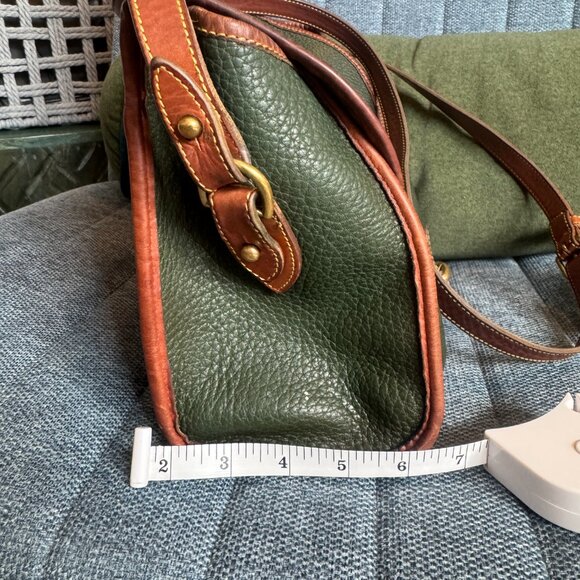 Dooney and Bourke Green Leather Purse - Picture 10 of 10
